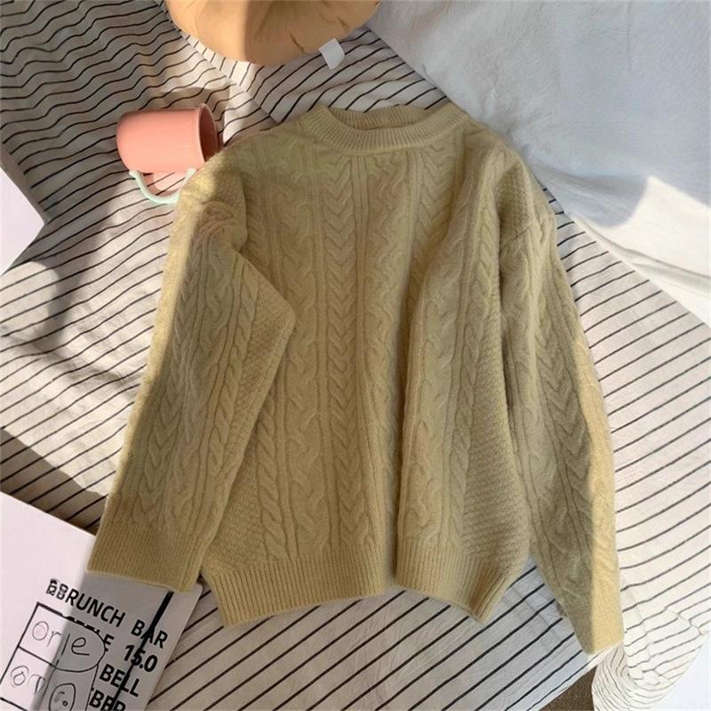 A Gentle Round-neck Braided Pullover Sweater for Women, A New Loose and Soft Knitted Top for Autumn and Winter