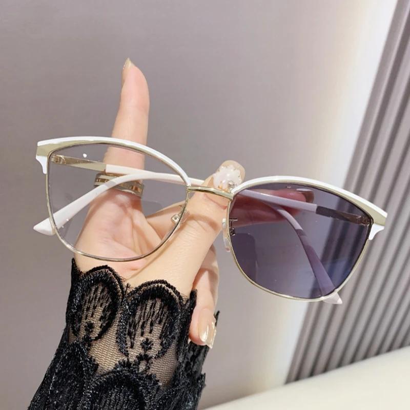 Personalized Cat Eye Photochromic Myopia Glasses Large Frame Color Changing Glasses Retro Anti Blue Light Near Sight Glasses