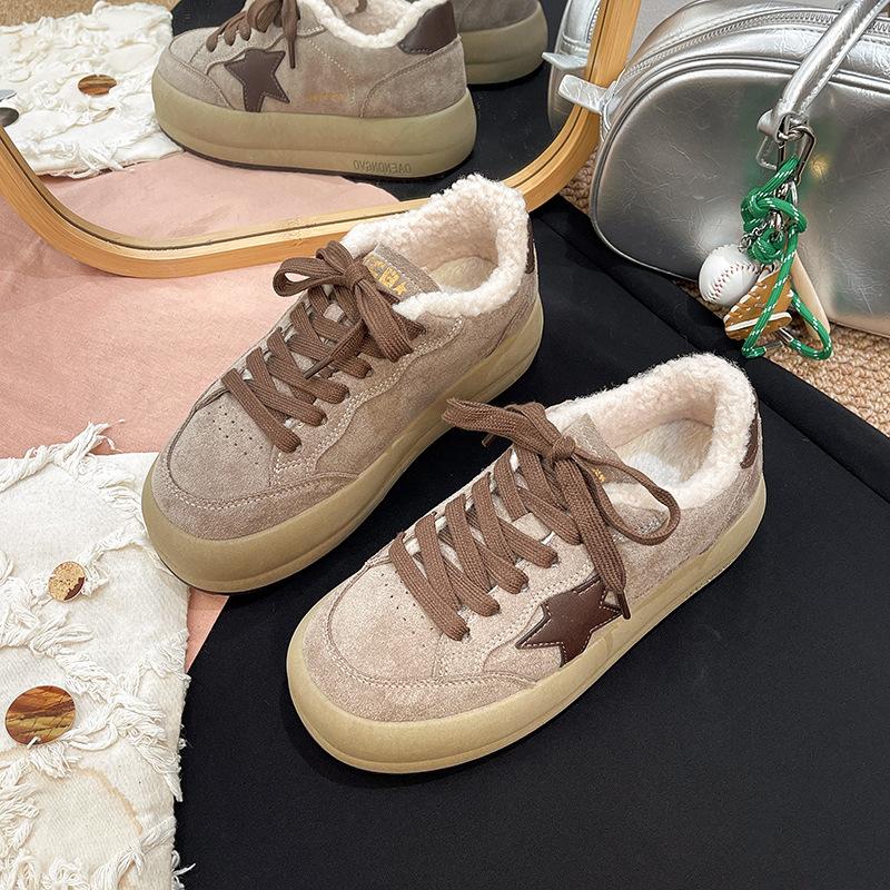 [Fanfna] Thick-soled Velvet Star Board Shoes for Women's 2025 Autumn and Winter New Fashionable Versatile Casual Sports Cotton Shoes