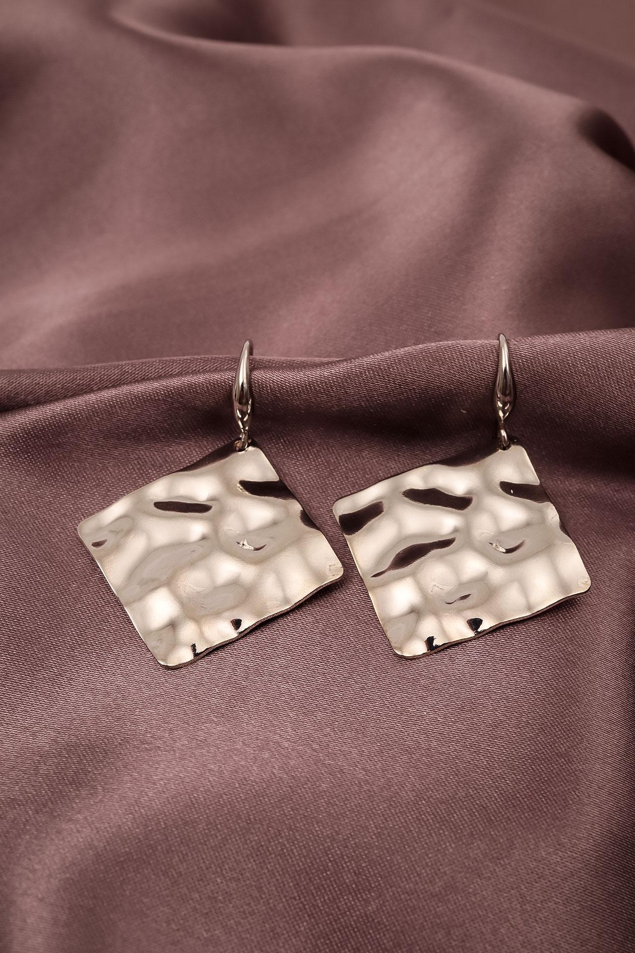 

Серьги из серебряной пластины с узором