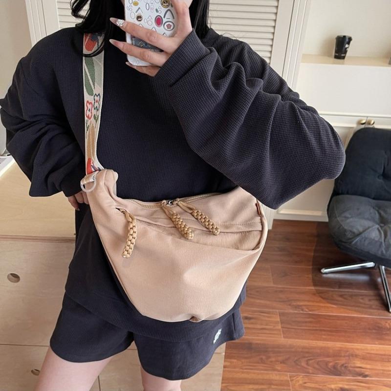 Messenger Bag aus Nylongewebe für Damen, neue große Schulter-Knödel-Tasche, Nischen-Pendler-Achsel-Brusttasche