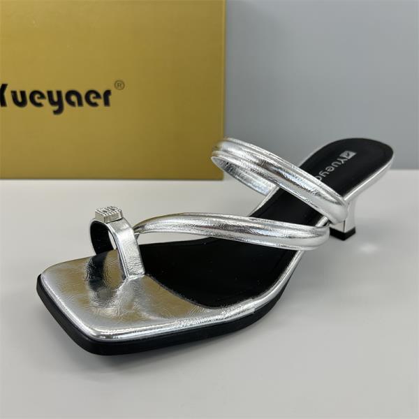 

Модные шлепанцы Повседневные С блестками Слайды Женская обувь Резиновые шлепанцы Роскошные Желейные 2025 Лето Гавайская мода Хрустальные туфли Женские 35