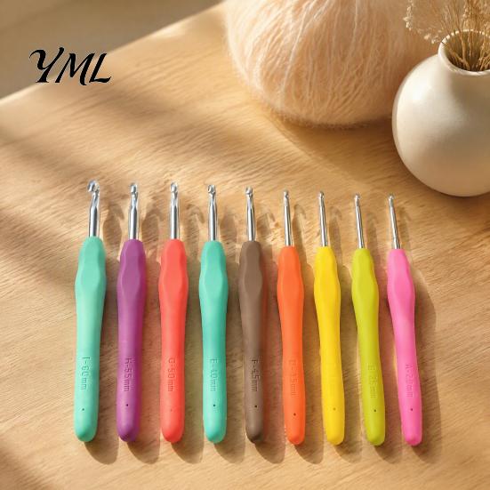 Portable Storage Case for Yarn Crafts Colorful Crochet Hooks Set, 9Pcs Multi?Size Needles, Ergonomic Pain Free Crafting Hooks, Knitting Tools