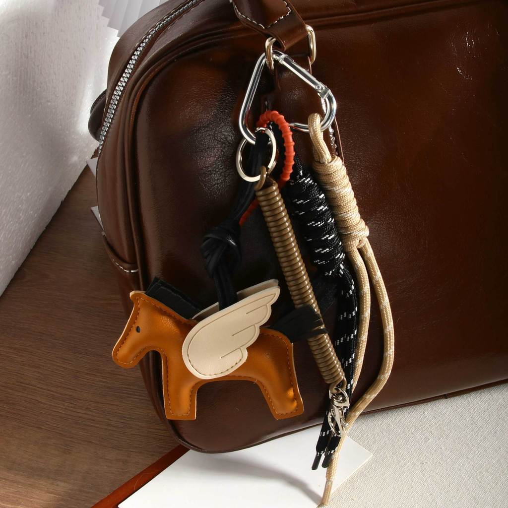 Miu Cartoon Pony Leder Schlüsselanhänger Tasche Anhänger Mit Quasten Für Reisen Und Geschenke