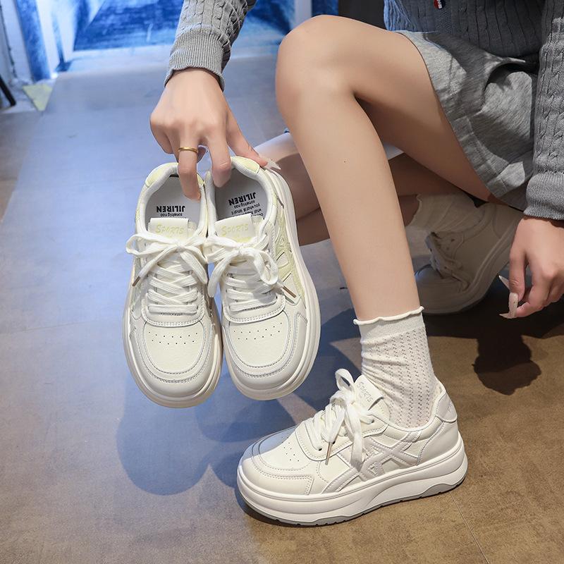 Thick Baseplate Shoes Women's Autumn 2025 New Casual Versatile Lightweight Sports Muffin Bottom Internet Celebrity Breathable White Shoes