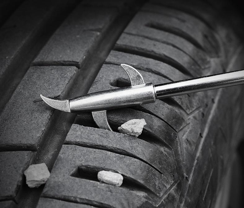 Multi-functional Auto Tire Stone Cleaning Hook Anti Tire Puncture Auto Repair Tool Stone Cleaning Tool Hook Screwdriver