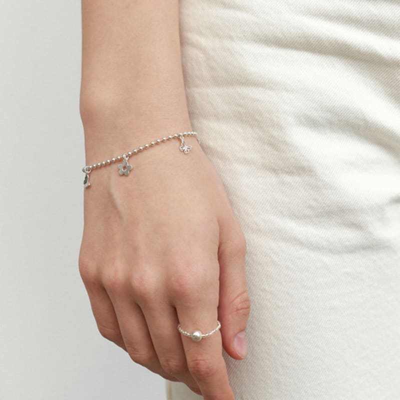 leeENoir Butterflies love flower Ball Bracelet