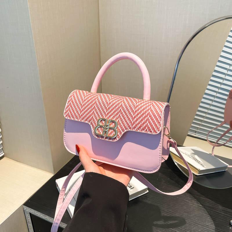2025 New Women's Bag Small Square Bag Portable Shoulder Bag Crossbody Bag Versatile Fashion Underarm Bag Women's Bag
