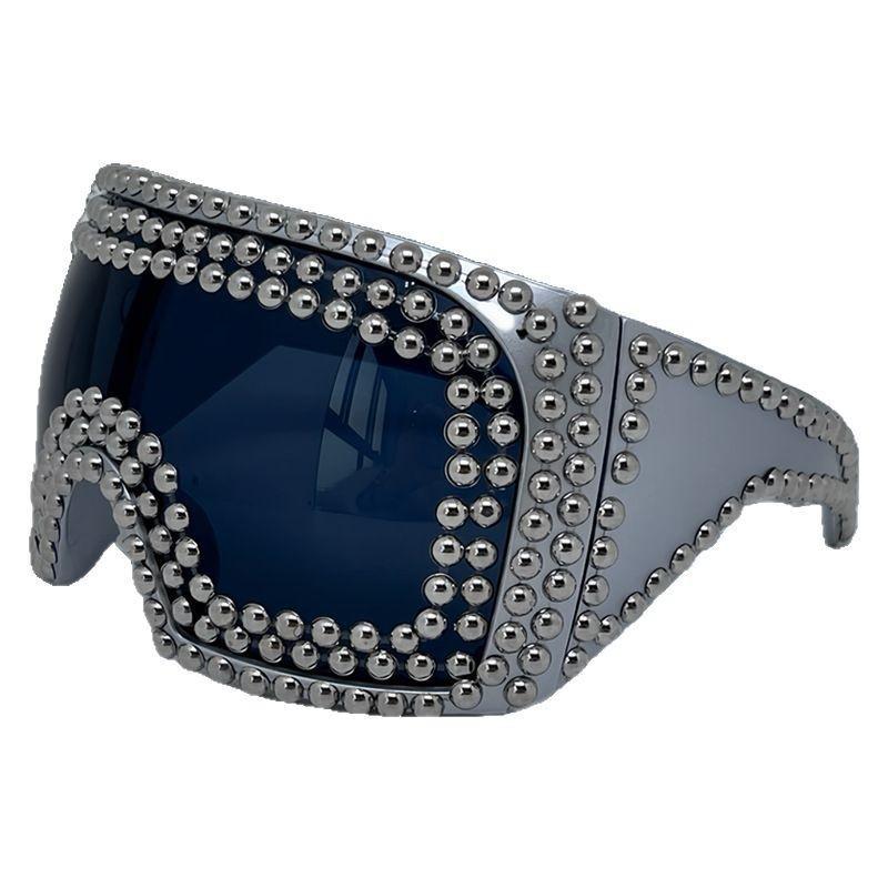 

Oversized Square Rivet Sunglasses Men s Personality Punk Party Sunglasses Women s Integrated Goggles Mask серебряный