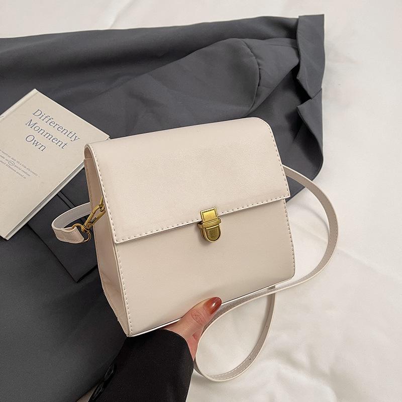 Fashionable Women's Bag,  New Trendy Small Black Bag, Versatile and Compact Solid Color Commuting Crossbody Bags