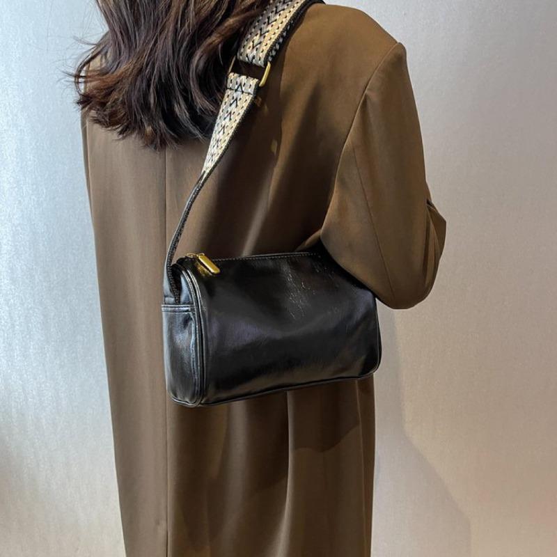

Women s bag soft leather texture shoulder bag fashionable simple solid color messenger bag trendy retro casual cylinder bag чёрный