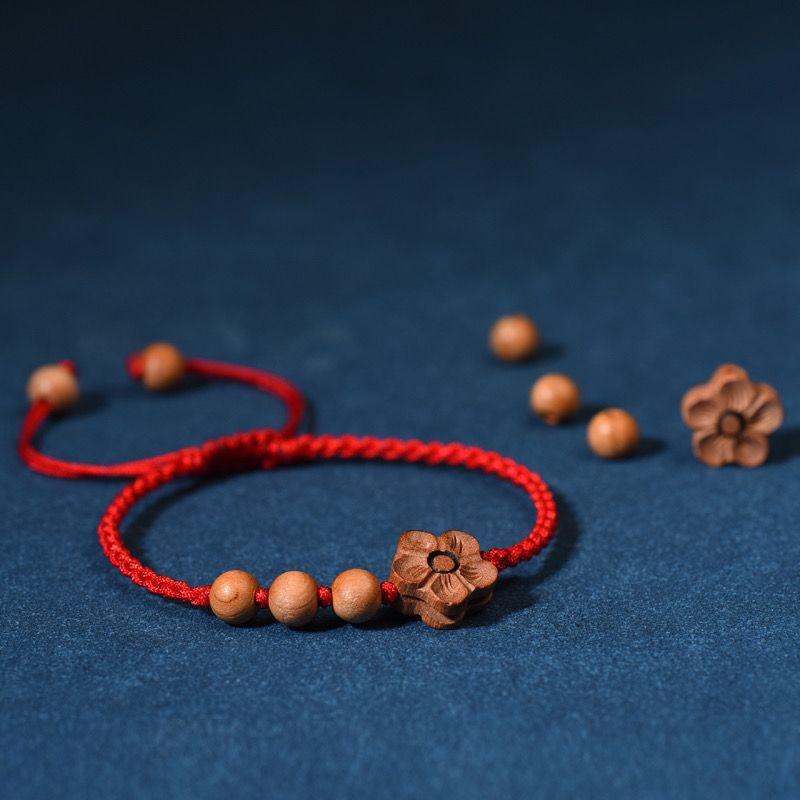 Bracelet Porte-Bonheur en Bois de Pêcher Cordon Rouge Paix pour Tous les Âges