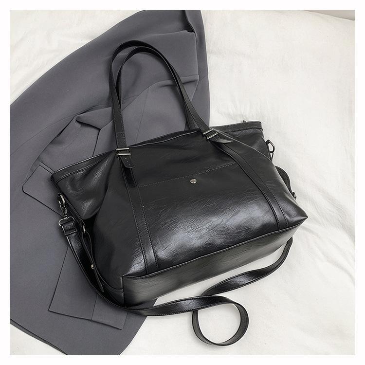 

Ретро сумка высокого класса, женская сумка большой вместимости, новинка осени и зимы 2025, сумка-тоут на плечо, простая сумка-мессенджер для работы чёрный