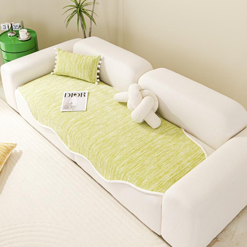 

New Light Luxury Leather Sofa Cover Pad, High-End Chenille One-Piece Fixed Non-Slip Leather Straight-Row Sofa Cover 90*70cm