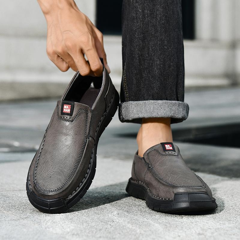 Fashion Lightweight Men's Loafers Comfortable Walking Shoes Non-Slip Soft Sole Slip-On Shoes for Men Breathable Business Casual Shoes