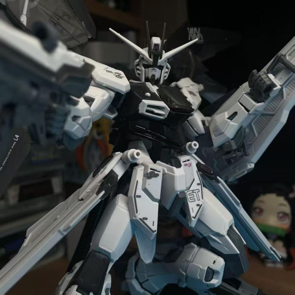 Freedom 2.0 MG 1/100 Semi-Transparent Version Not Started Model Action Figure Assembly Model Kit Desktop Ornament Toy Collection