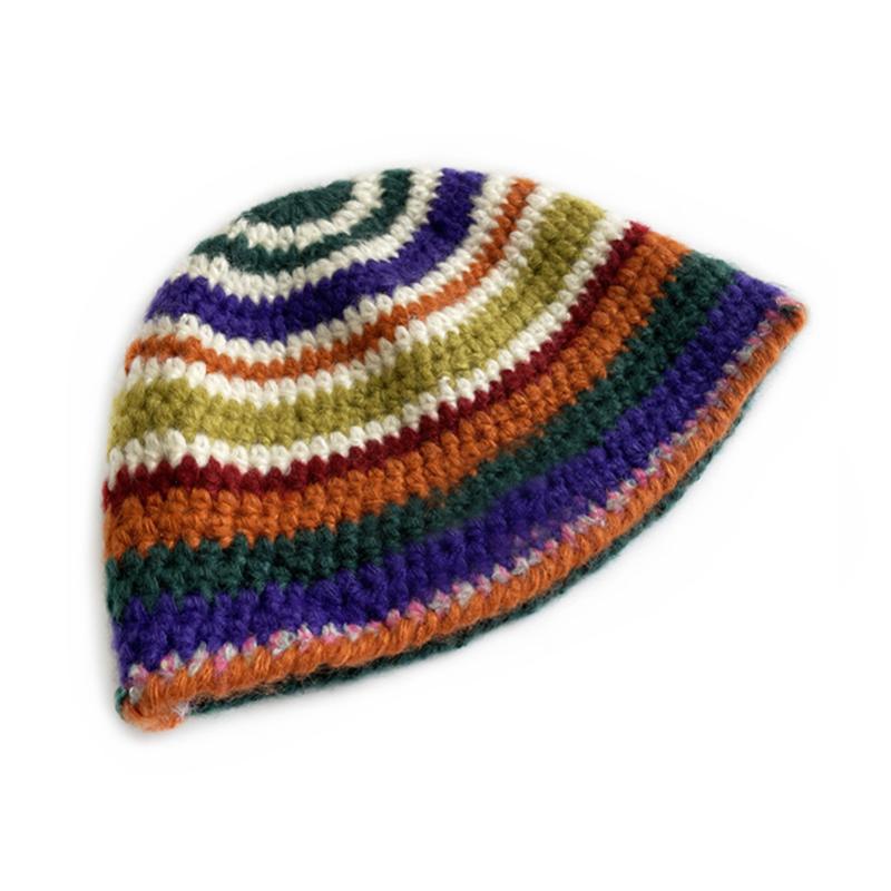 Bonnet rayé coloré pour femme, tricoté au crochet, motif coloré, accessoire tendance et décontracté d'hiver