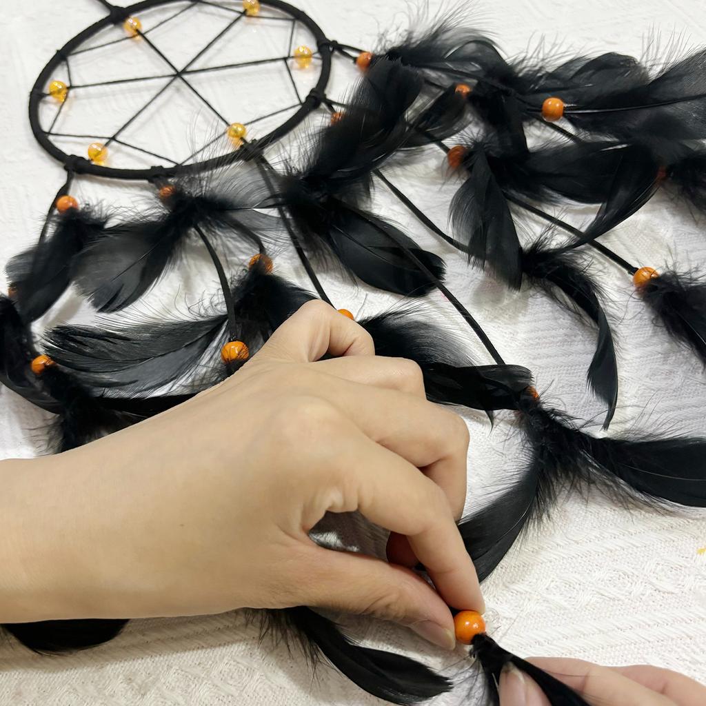 Halloween Kreatives Geschenk Schwarze Feder Traumfänger Hängende Dekoration Windspiel Wind Raumdekoration