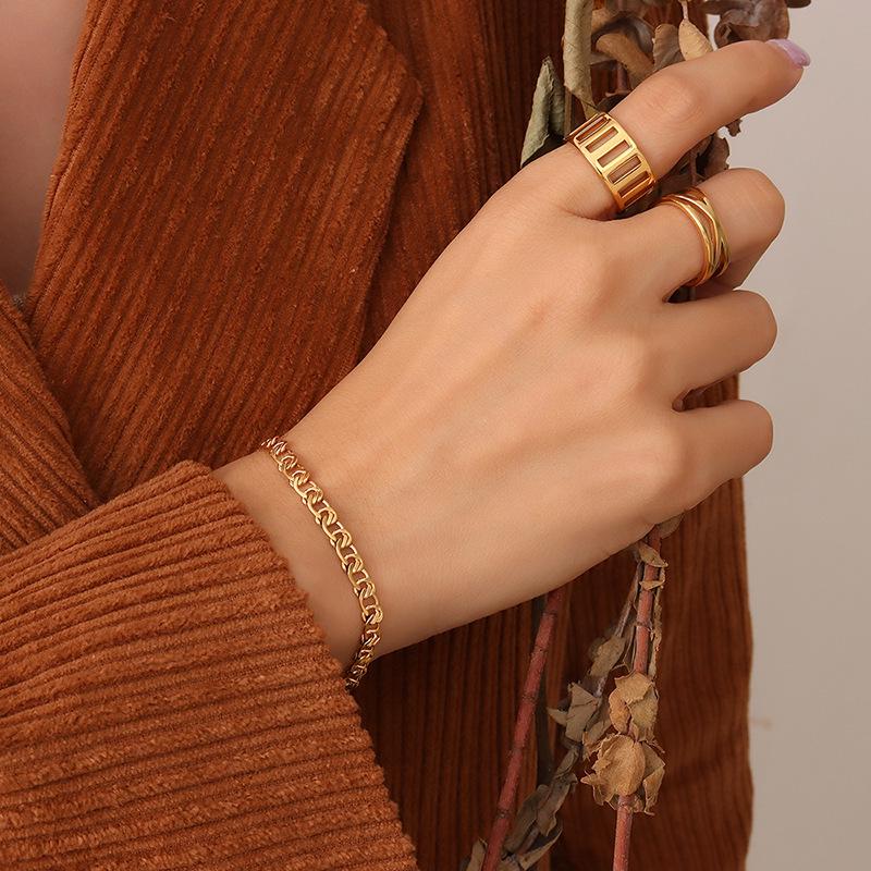 European & American Hip Hop Retro Bracelet & Necklace Set: 18K Gold Titanium Steel Chain, Stainless Steel, Personalized Design
