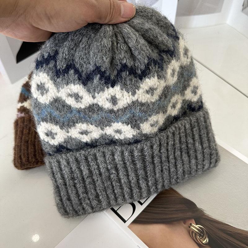 Knitted Wool Hat for Women In Autumn and Winter Versatile Retro Warm Face Showing Small Fashion High End Outdoor Cold Proof Pile Hat