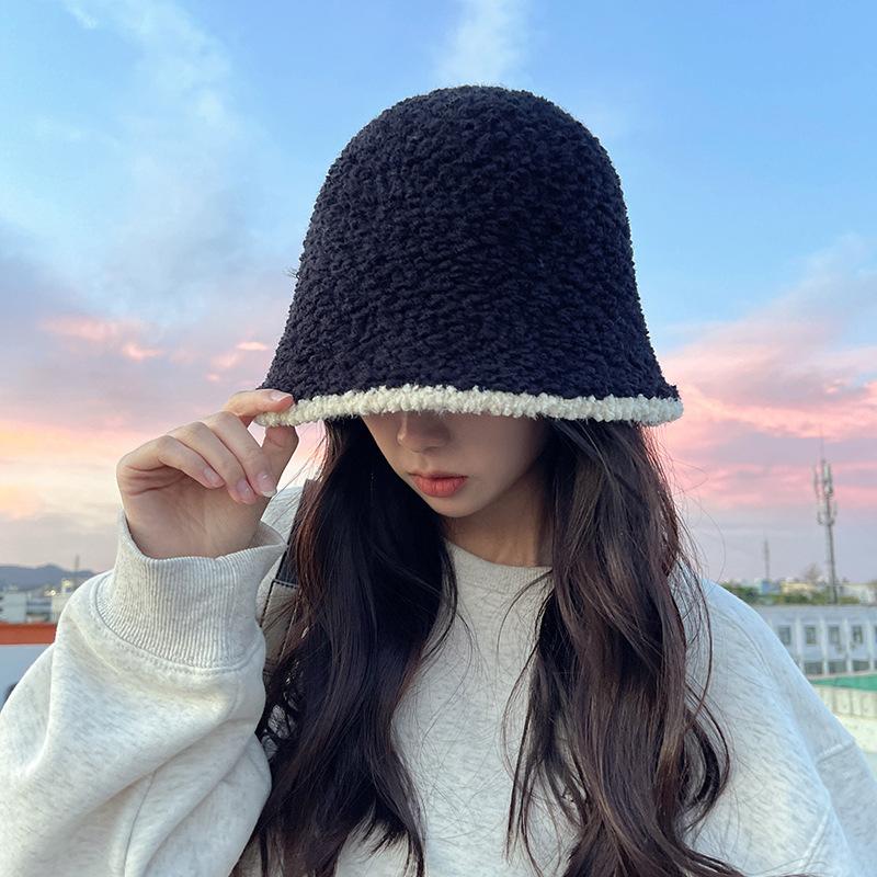 

Women s new autumn and winter fisherman hat, lamb wool plush color-block bucket hat, Japanese style versatile warm sun-shading knitted bucket hat Average Size