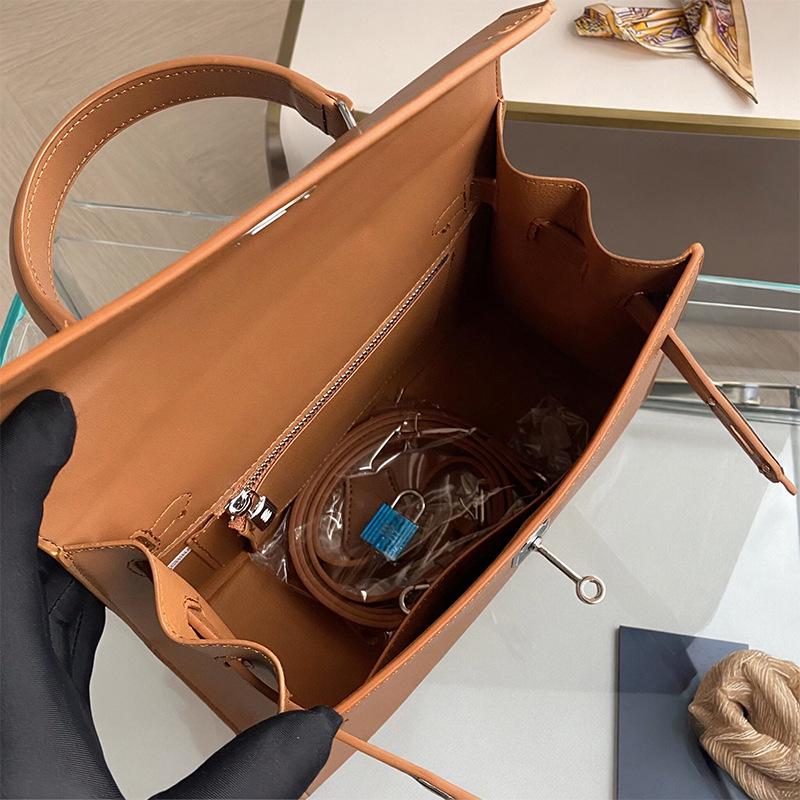 2026 European Retro Silver Buckle Kelly Bag - High Quality Women's Single Shoulder & Handheld Bag for Daily Commute