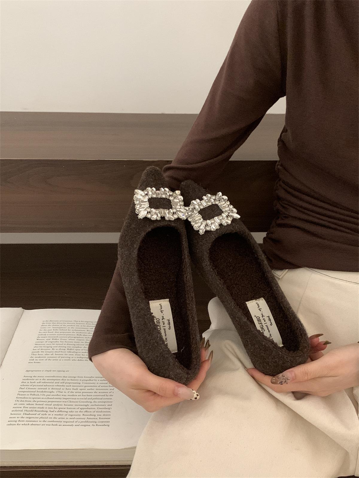 

2025 autumn and winter new rhinestone square buckle flat-soled single shoes celebrity temperament fashionable shallow mouth velvet warm cotton shoe 39 коричневый