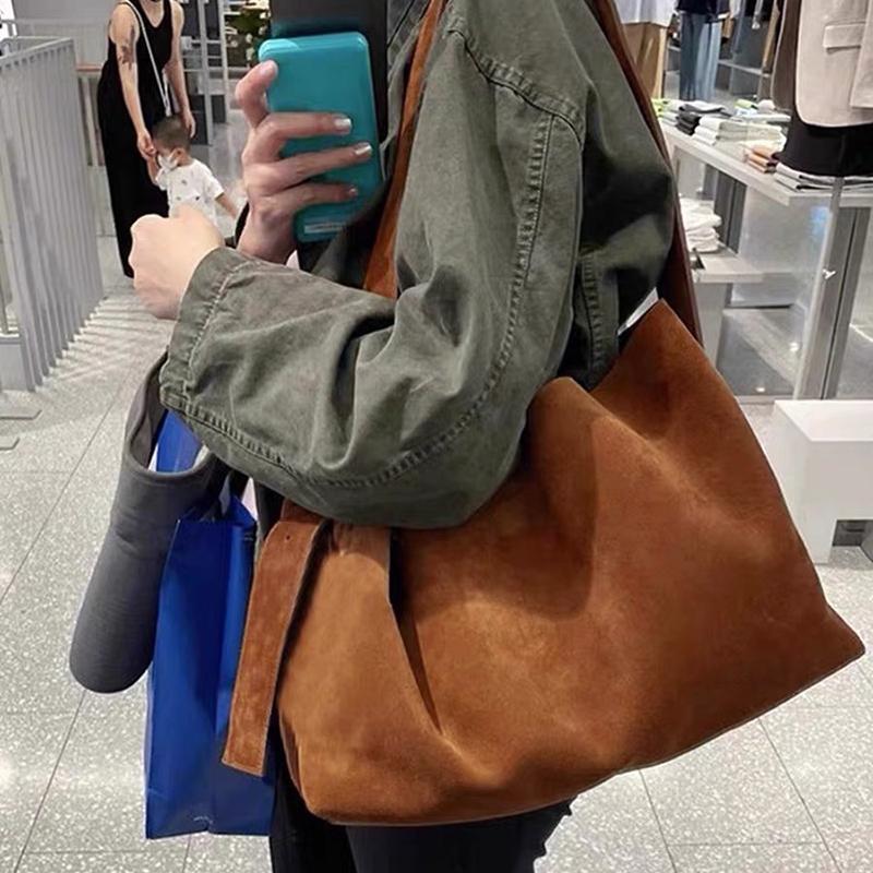 Yogodlns Nová semišová taška přes rameno pro ženy Shopper Velkokapacitní kabelka Módní ležérní Všestranná crossbody taška pro ženy