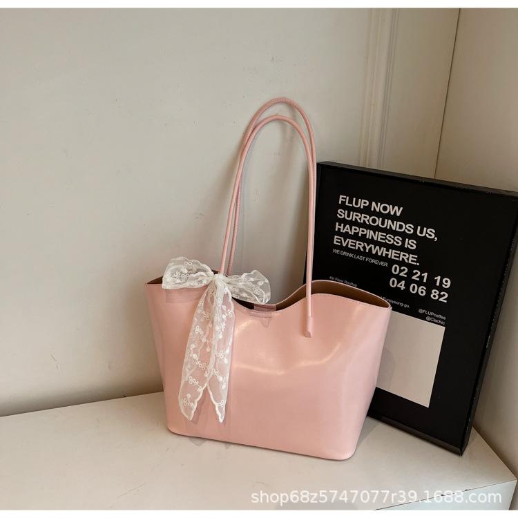 Foreign style simple urban commuting large capacity portable tote bag women's new high-end casual shoulder armpit bag