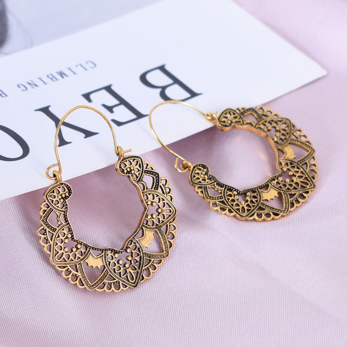 Geometric Heart Retro Ethnic Dangle Earrings with Hollow Totem Pattern