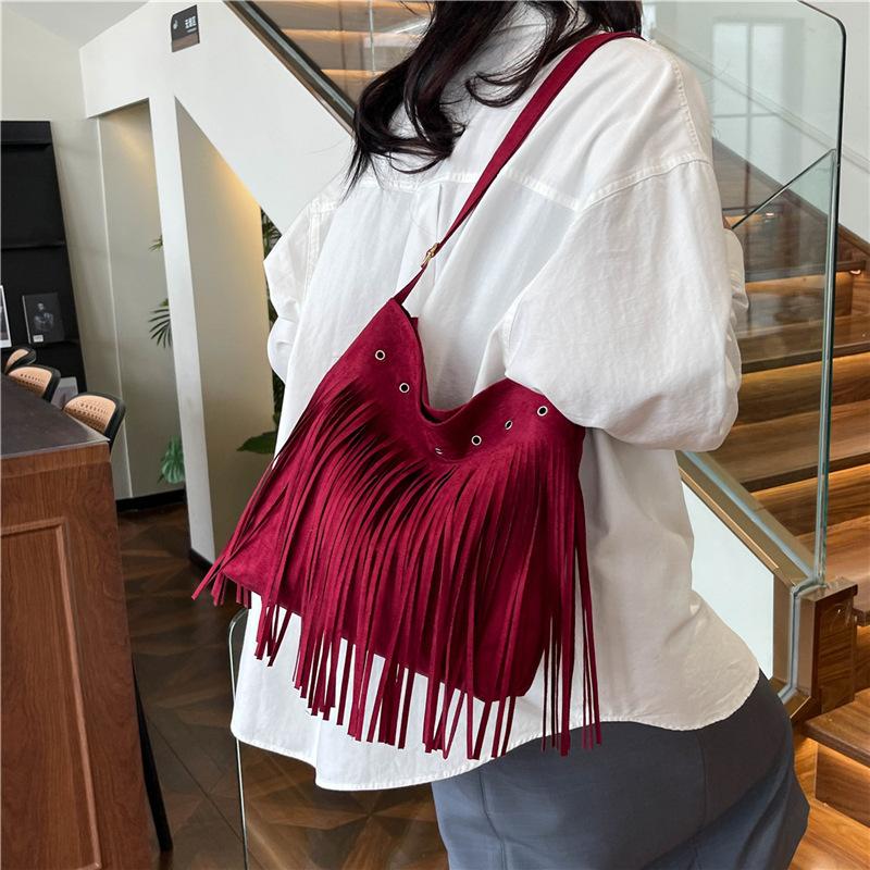 Yogodlns Boho Style Tassel Crossbody Bag Soft Frosted Tassel Straddle Bag Women Vintage Suede Shoulder Bag Casual Messenger Bag