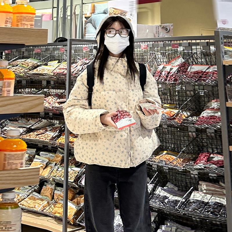 

Женский пуховик большого веса, короткий, зимний, с цветочным принтом XL