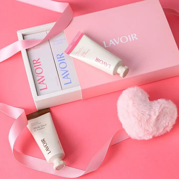 

[НАБОР] Набор из 2 кремов для рук White Musk & Amber + Tulip & Freesia