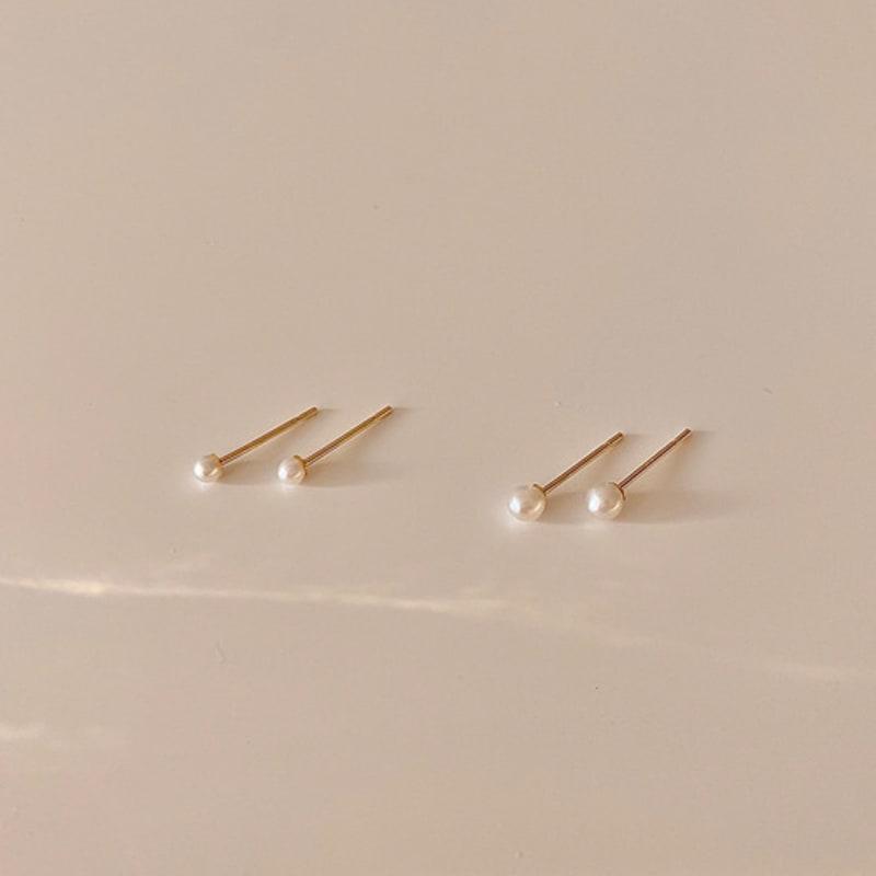 Taupe 14k gold mini freshwater pearl earrings - 2mm, 3mm pearl earrings