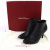 Ausgezeichnete Salvatore Ferragamo Stiefeletten Joan Gancini Leder-Ankle-Boot mit Seitenreißverschluss 6 Gebraucht