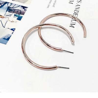 Einfache C-Ring-Ohrringe für den täglichen Gebrauch
