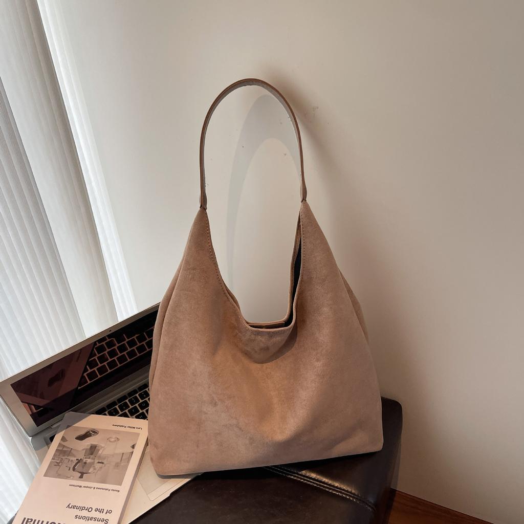 Retro Soft-faced Suede Bread Bag Women's 2025 New Spring Popular Large-capacity Shoulder Bag Fashion Bucket Bag