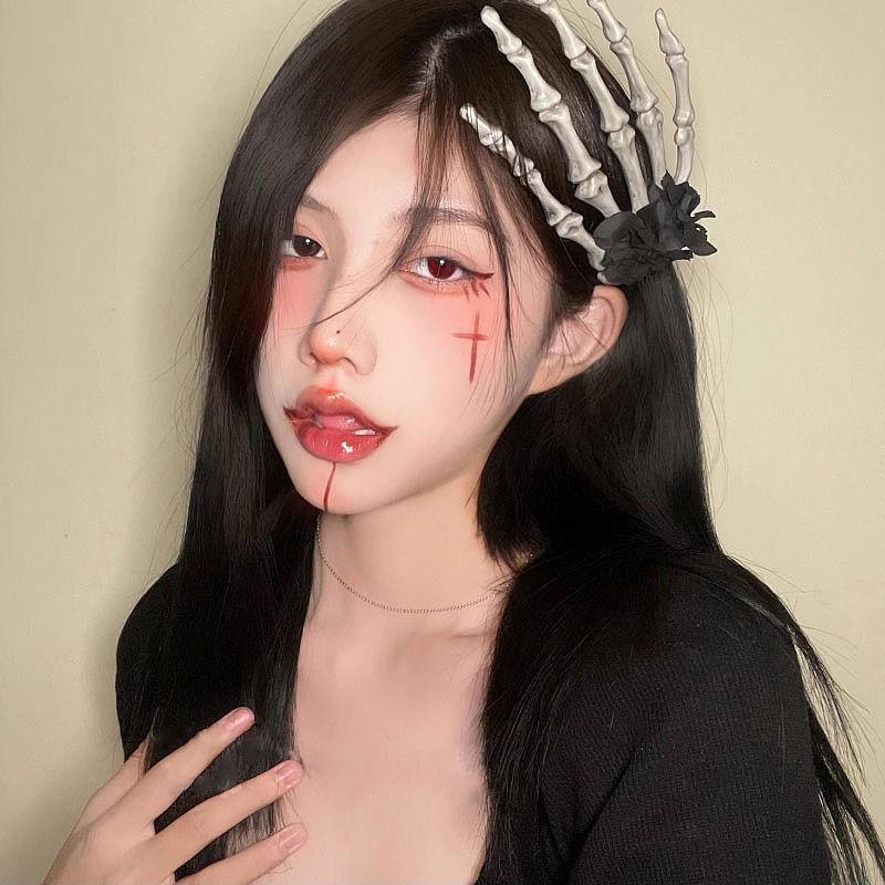 Vintage Skull Hand Rose Hair Clip: Gothic Devil Claw Halloween Accessory