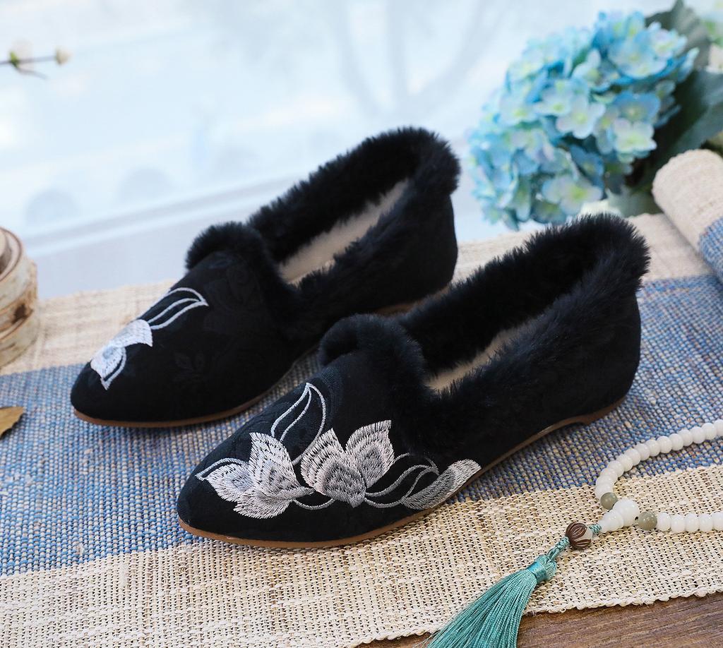 plush burrs pointed shoes, embroidered cloth shoes, fashion warm home shoes, ethnic style women's shoes cotton drag women's cotton shoes