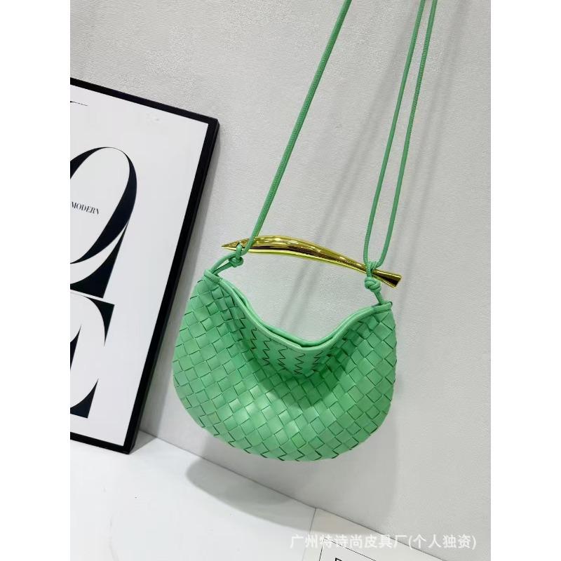 

Новая нишевая сумка ручной работы из сардин, сумка-пельмень для ношения в руке, повседневная универсальная портативная на плечо/кроссбоди 29 * 4 * 19 (no words) светло-зеленый