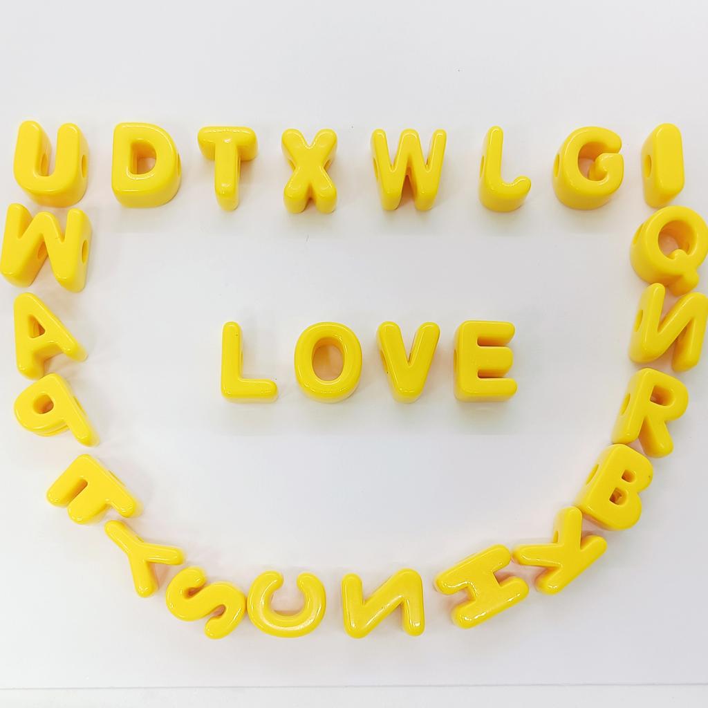 26 Stora 6 mm Hål Bokstavspärlor 20 mm A till Ö för DIY Smyckestillverkning Kit Armband nyckelring och Lärare för att Lära sig Bokstäver