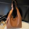 Retro Fashion Woven Tote Bag Women Commute To Work New Autumn Trend Shoulder Bag
