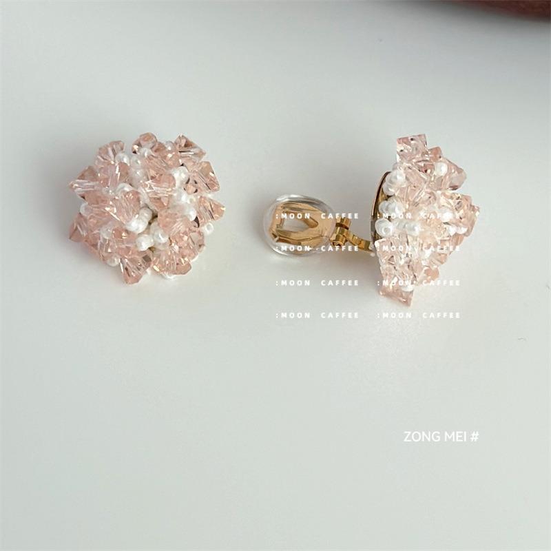 Blue beaded stud earrings heavy industry hand-woven hydrangea earrings white holiday wind ear clips mosquito coil disc s