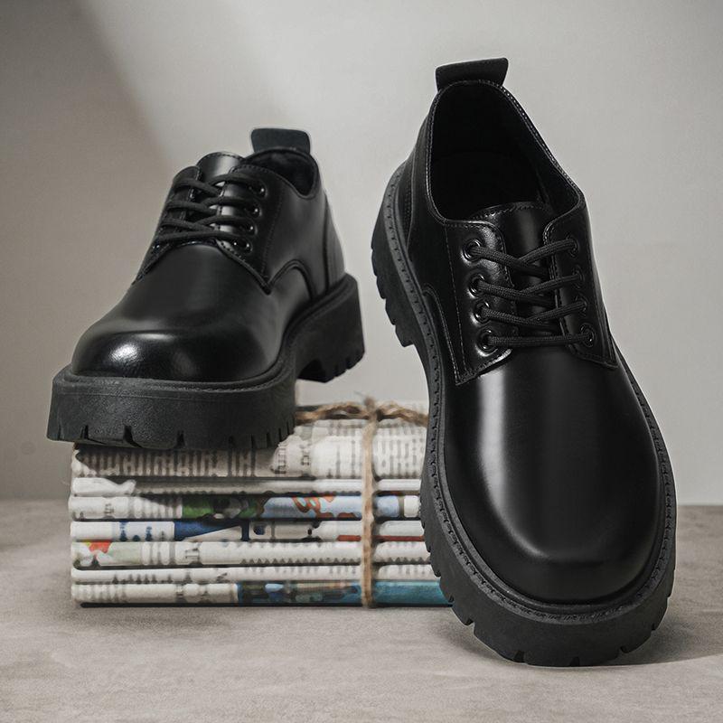 Chaussures en cuir noir pour hommes avec rehausse de 6 cm: Imperméable, Semelle Épaisse, Déodorant, Style Board Décontracté pour l'Automne.