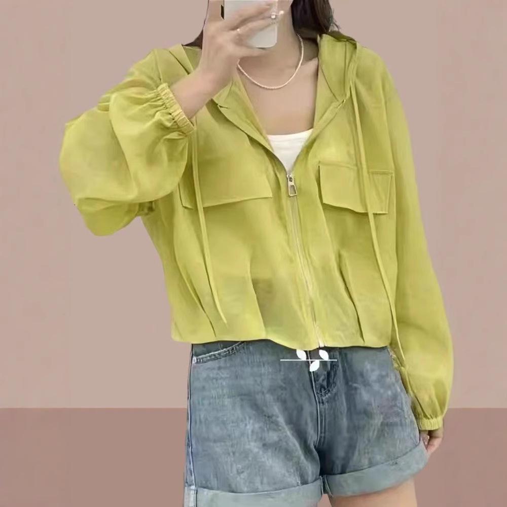 

Women s Short Summer 2025 UV-Protection Jacket - Lightweight, Breathable, Petite Sunscreen Top Medium рожевий