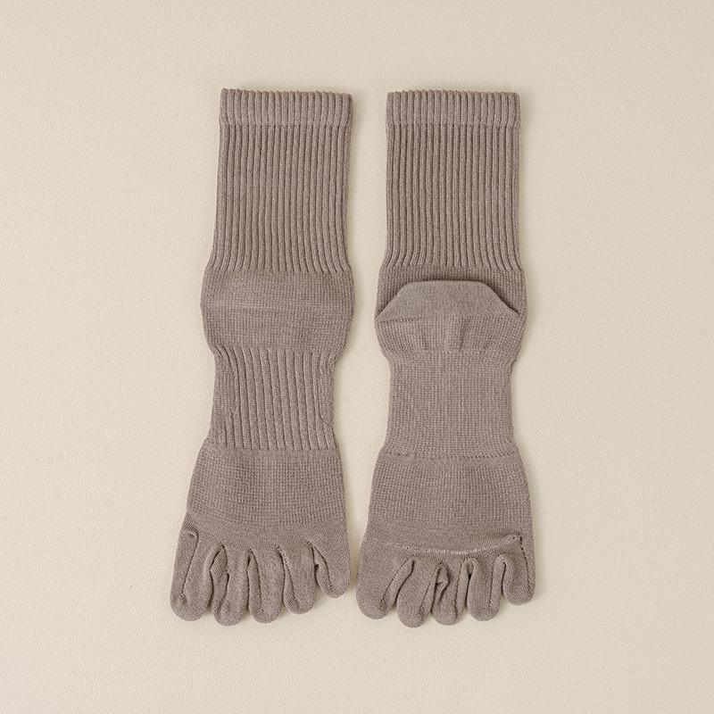 Fall/Winter Men's Five-Fingered Socks with High Elasticity, Pure Color Mid-Calf Tights, Sport-Style Sweat Absorbing and Anti-Turning-Up Long Socks