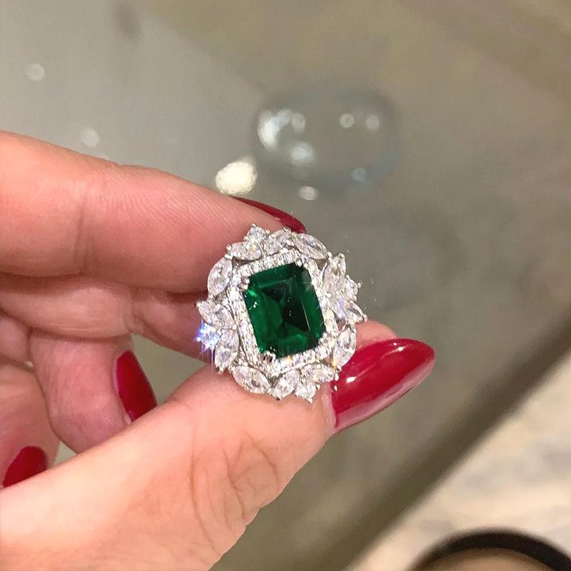 Huitan Noble Party Chic Stud Earrings for Women Graceful Lady Luxury Accessories with Brilliant Zirconia Delicate Zircon Gift
