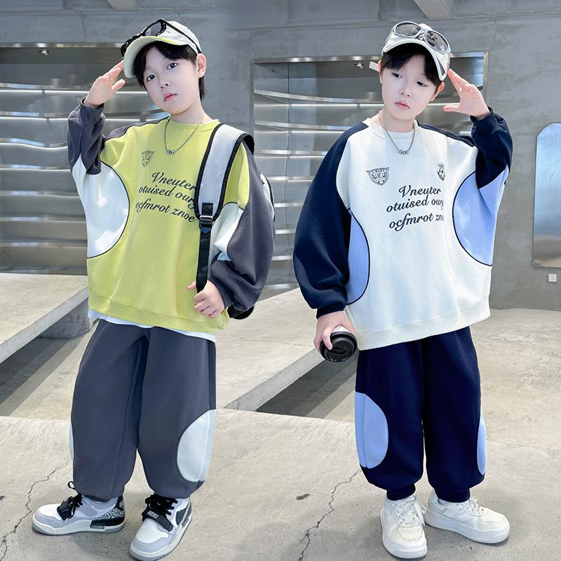Boys' Autumn Set 2026 New Mid sized Children's Autumn Dress Loose Boys' Spring and Autumn Style Children's Splicing Hoodie Handsome