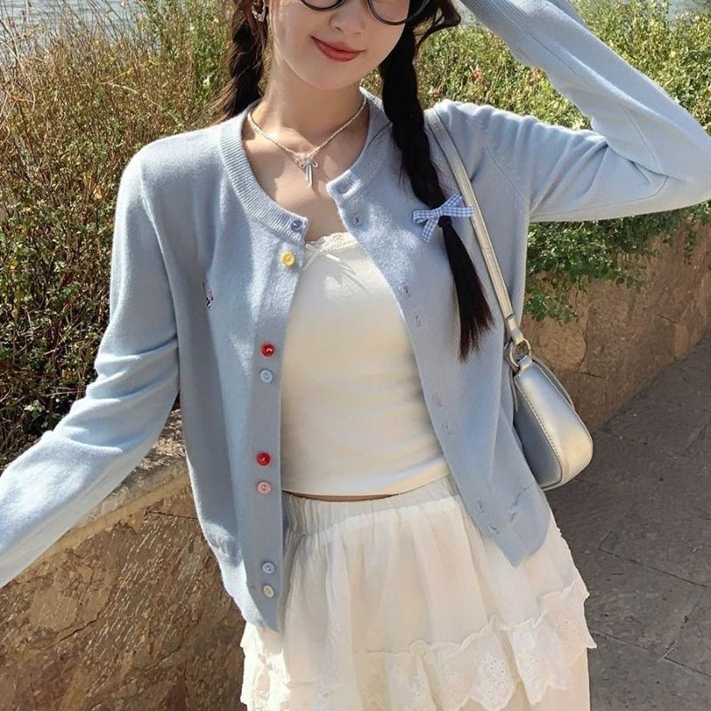 A New Sweet Long-sleeved Knitted Cardigan Sweater Coat for Early Autumn, A High-end Outerwear for Women