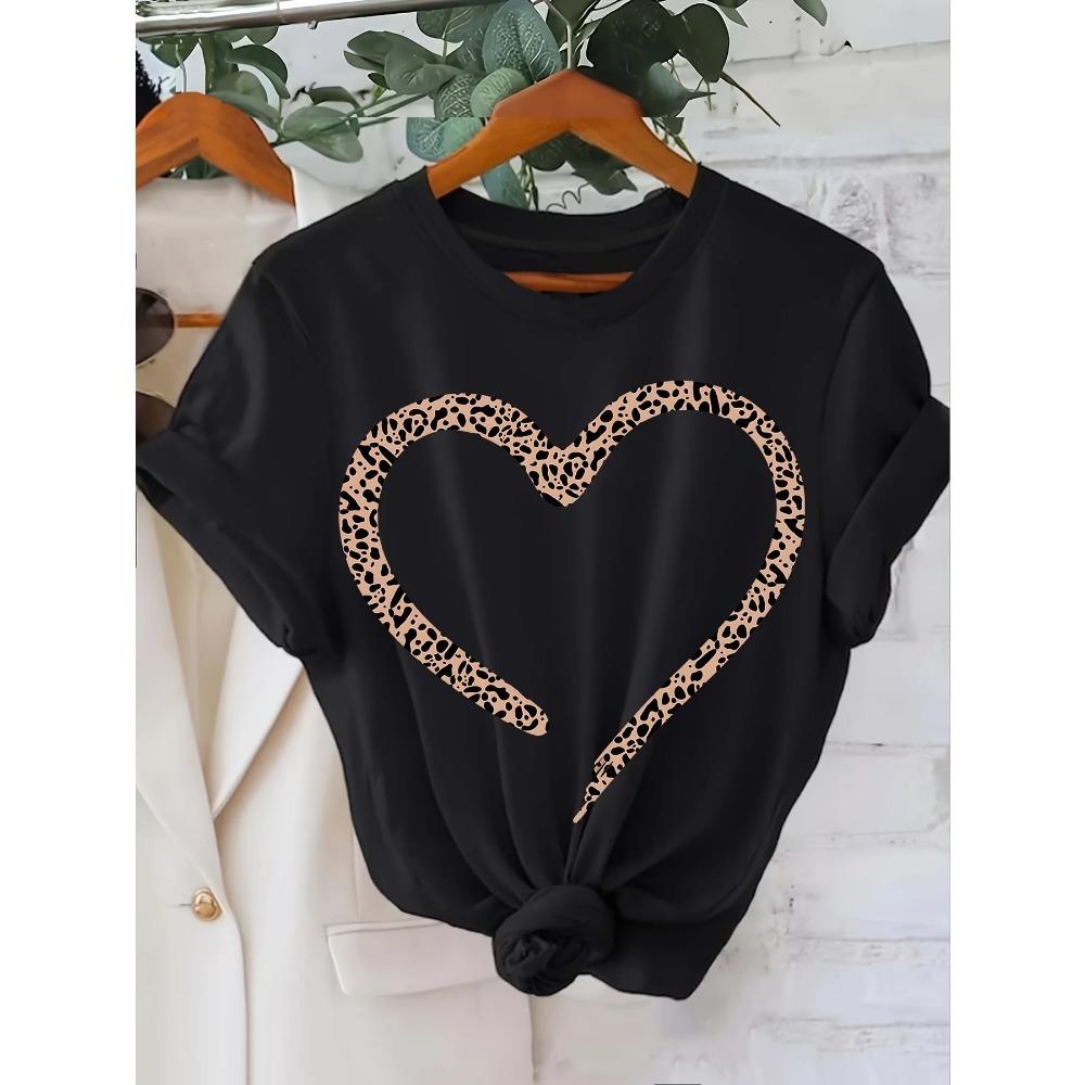 Round neck T-shirt design with casual and fashionable patterns